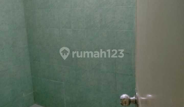 Rent a 2-Story Mezzanine House Ready to Occupy Newly Renovated in Aralia Cluster, Harapan Indah 2