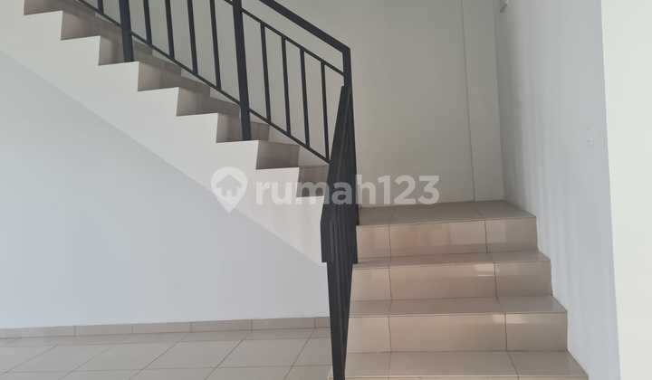 For Rent 3-story shop house in Summarecon Crown Gading Bekasi 2