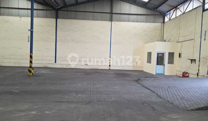 Warehouse for Rent in Cakung, East Jakarta Warehouse for Rent in Cakung, East Jakarta