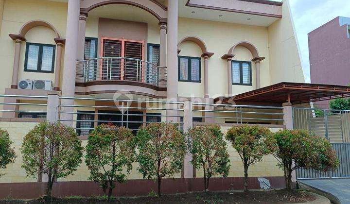 Dijual Rumah Furnished SHM LT 300 M² di Harapan Indah Regency Bekasi