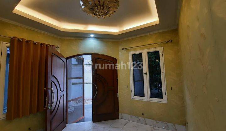 Rumah Sutera Palmyra 2 Lantai Shm Bagus Timur  1