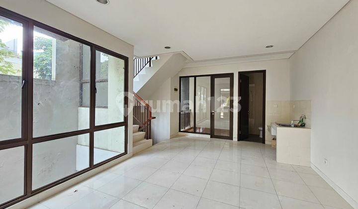 House In Whelford Greenwich Bsd Good Title Southwest 2