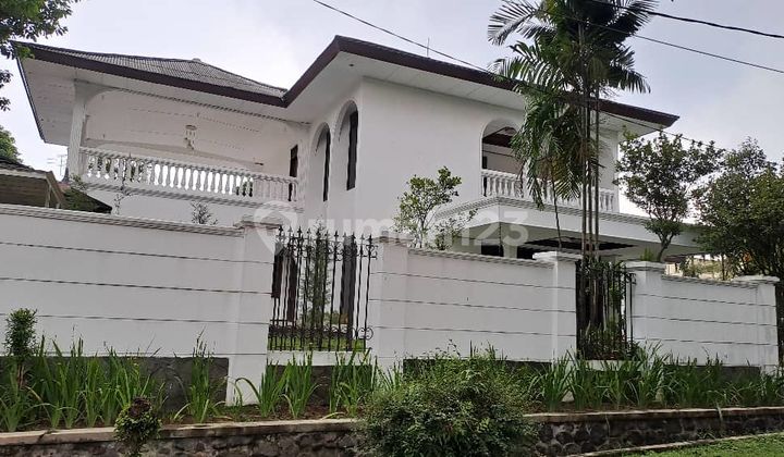 Dijual Rumah Tinggal Vila Duta Luas dan Asri di Tengah Kota Baru Renovasi 2