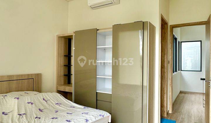 Rumah Depan Taman Siap Huni Full Furnished di Sanctuary Tanglin 2