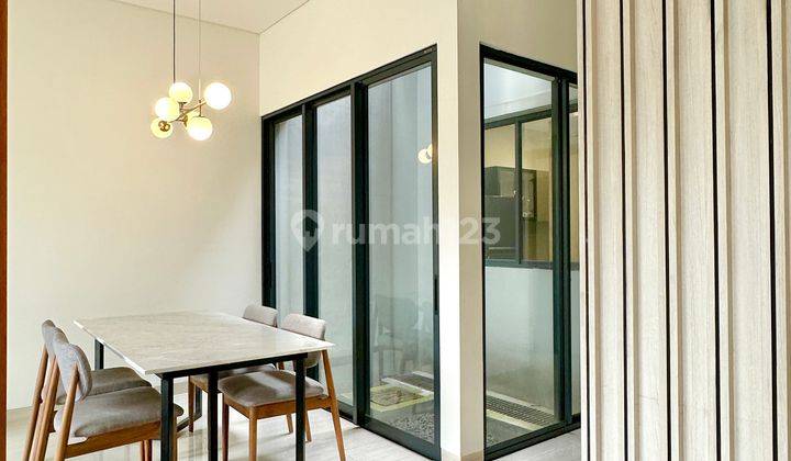 Rumah Depan Taman Siap Huni Full Furnished di Sanctuary Tanglin 2