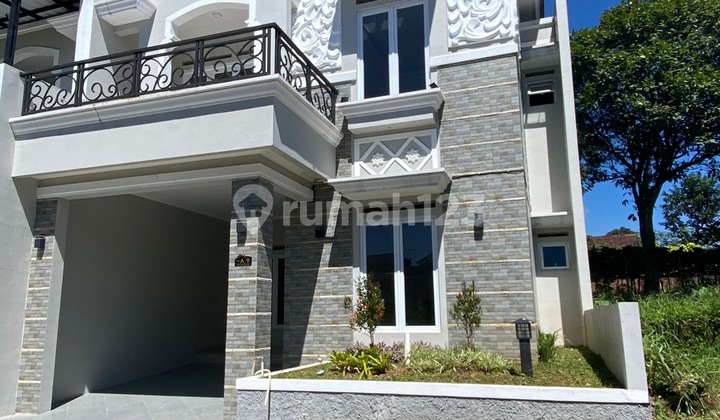 Modern Villa at Ratu Mansion Puncak Pacet Hanjawar