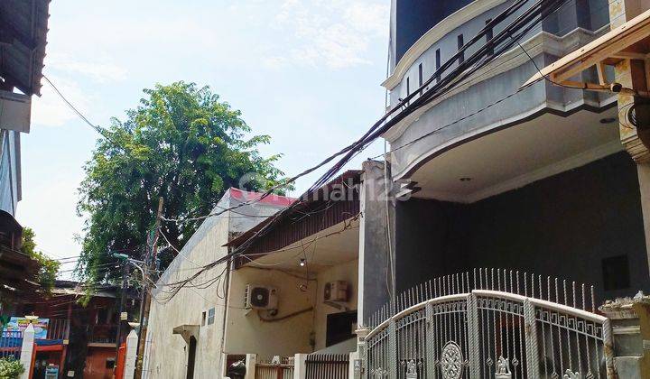 Rumah 3 Lantai di Pademangan IV, Jakarta Utara 2