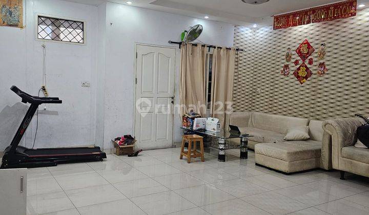 Rumah Hoek Nyaman Kavling Polri, Jelambar, Jakarta Barat 2