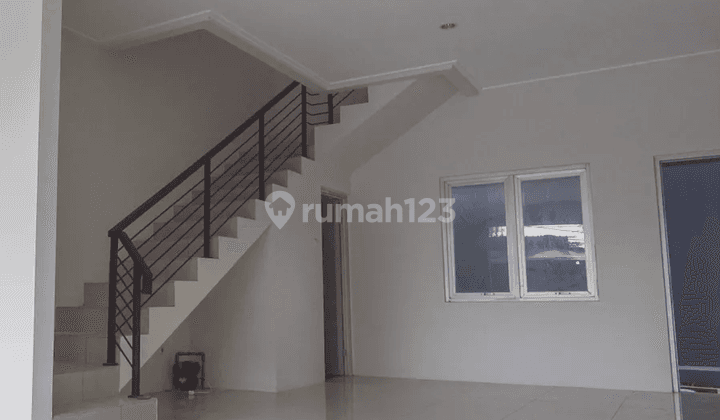  Ruko Modern Samping Jalan di Kawasan Strategis Bandung 2