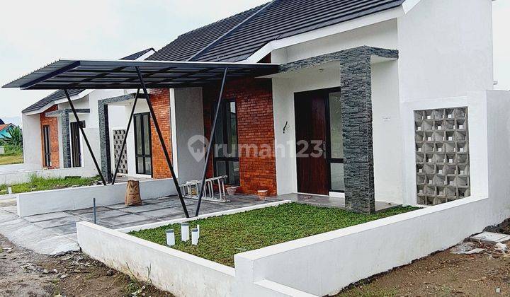 Rumah Baru Minimalis Kawasan Elit di Bypass Krian 1