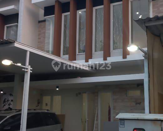 Rumah Modern Minimalis 2 Lantai Di Rungkut Surabaya 2