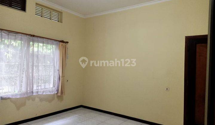 Rumah Klasik Strategis Jalan Riau Bandung 2