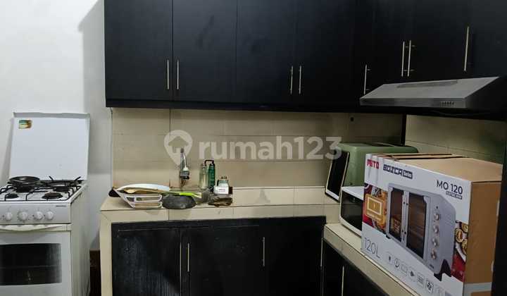 Rumah Nyaman 2 Lantai di Komplek Mekar Wangi 2