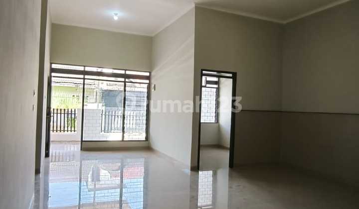 Rumah Nyaman Strategis di Komplek Dian Permai 2