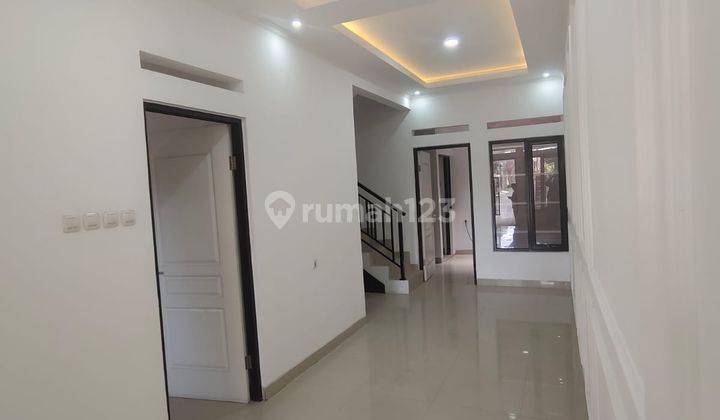 Rumah Minimalis Strategis di Jl. Suryalaya V 1