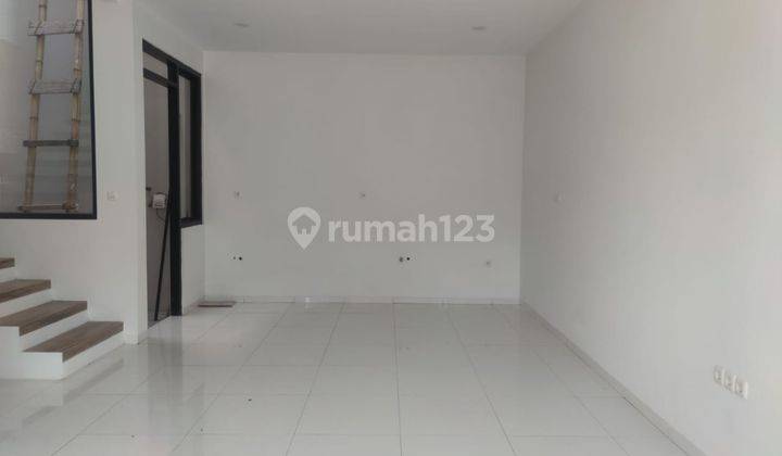 Rumah Baru Tengah Kota Banget di Leuwisari 2