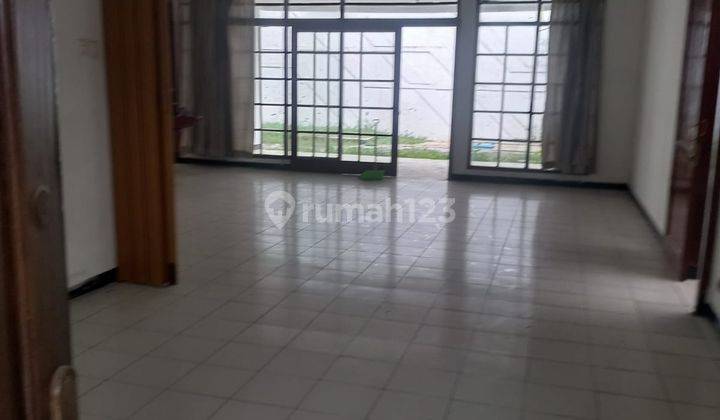 Rumah Nyaman 1 Lantai di Komplek Taman Sakura 1