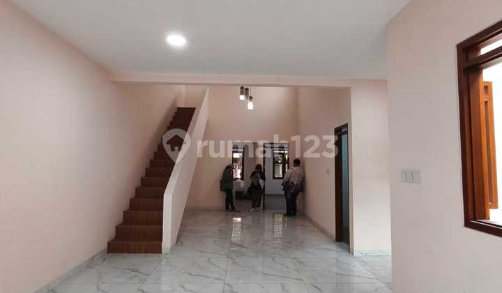 Rumah Baru Minimalis di Taman Holis Indah 2