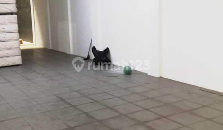 3-Storey Semi-Furnished Shop House in Bumi Kopo Kencana 3-Storey Semi-Furnished Shop House in Bumi Kopo Kencana