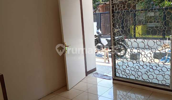 Rumah Nyaman Baru Renovasi di Sumber Sari 2