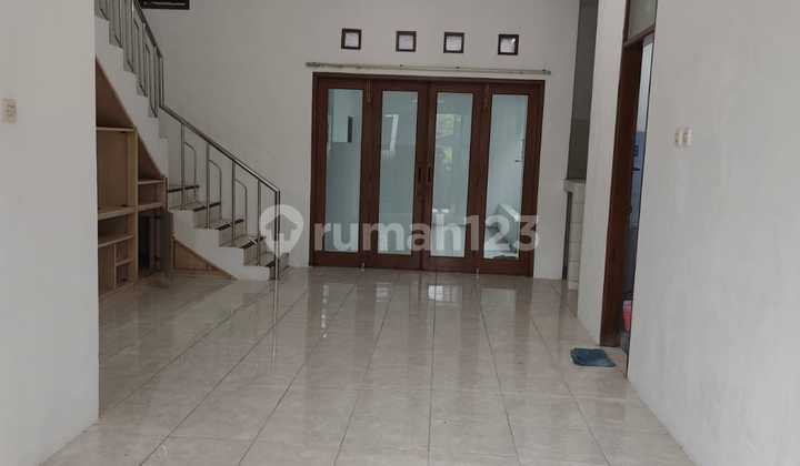 Rumah Nyaman di Jalan Utama Komplek Pasadena 1