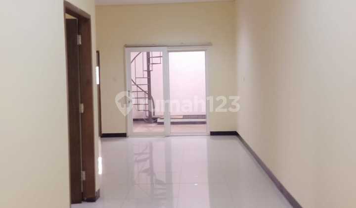 Strategic Shop House in Pasadena Complex, Bandung 2