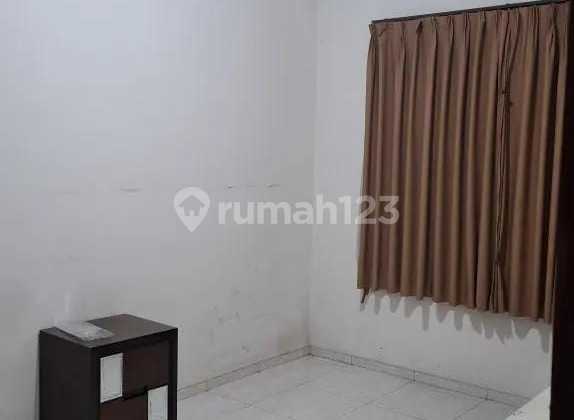 Rumah Nyaman di Komplek Taman Holis Indah 2 2