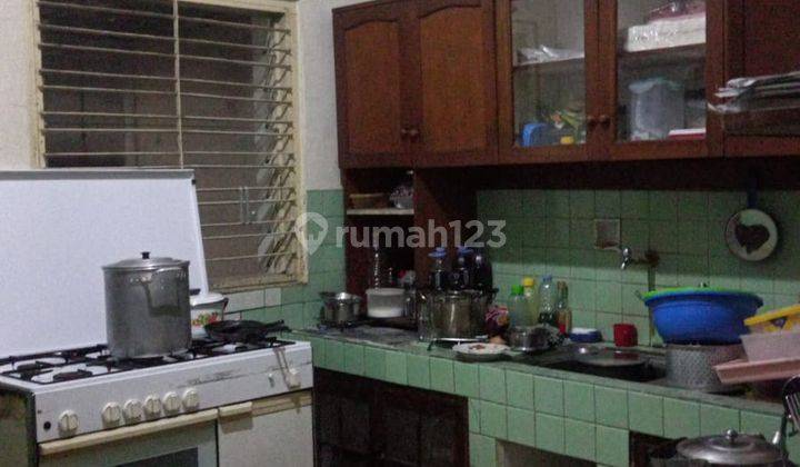 Rumah Klasik Strategis di Cihapit Sayap Riau 2