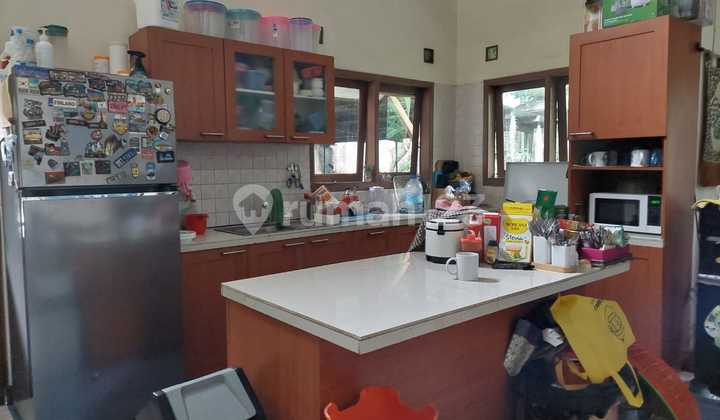 Rumah Asri Luas Strategis di Sayap Sudirman 2