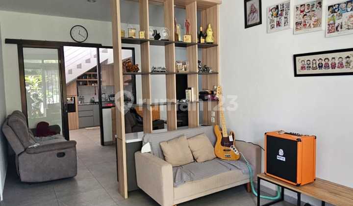 Rumah Cantik Semi Furnished Tki Taman Kopo Indah 1