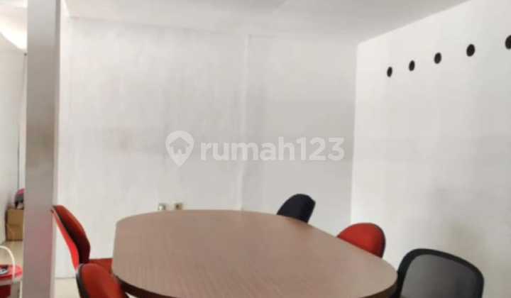 For Sale For Rent Mainroad Surapati Shop Building, Suitable for Showroom