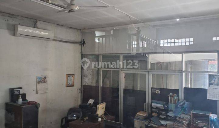 Tanah Dan Bangunan Ex Kantor di Mainroad Soekarno Hatta 2