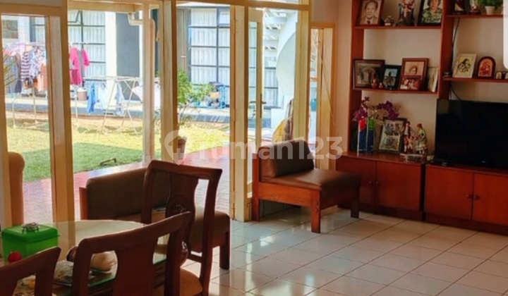 Dutch House and Heritage Boarding House C Jl. Cipunagara