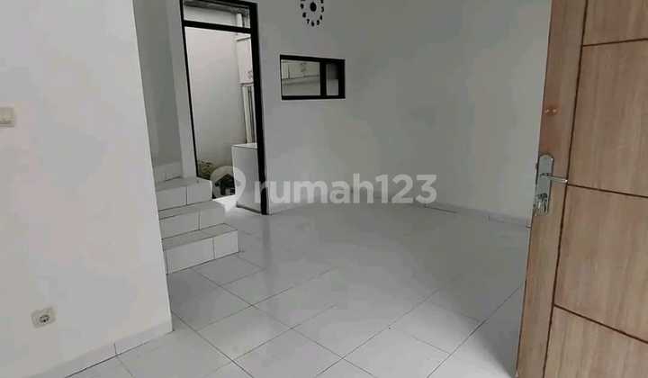 Modern 2-Story New House in Upper Cihanjuang Modern 2-Story New House in Upper Cihanjuang