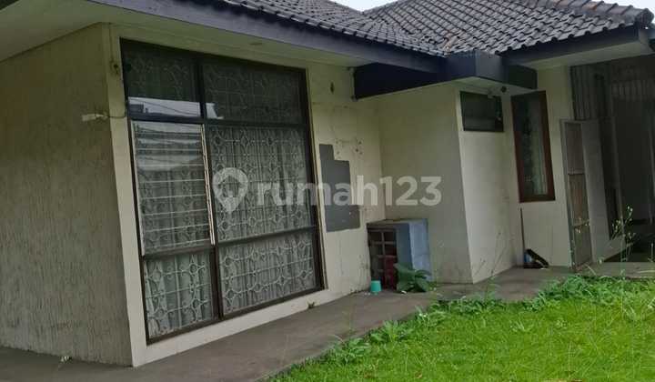 Hook House with Spacious Land in Sumber Sari Hook House with Spacious Land in Sumber Sari