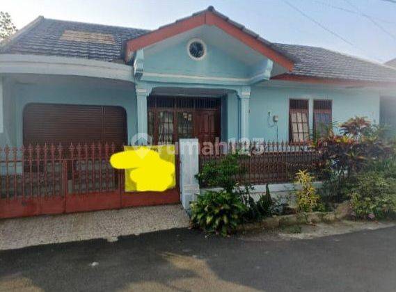 Dijual Rumah Nyaman dan Siap Huni Lokasi Strategis di Komplek Antabaru Bandung 1