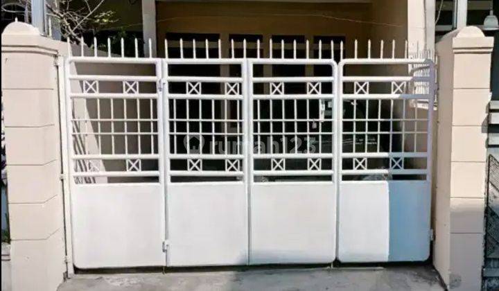 tampak depan dijual murah rumah di cicukang