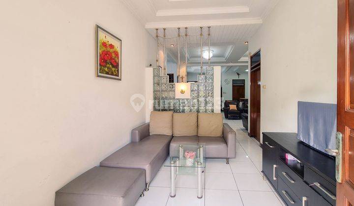 Rumah 2 Lantai SHM Taman Holis Indah Semi Furnished 2