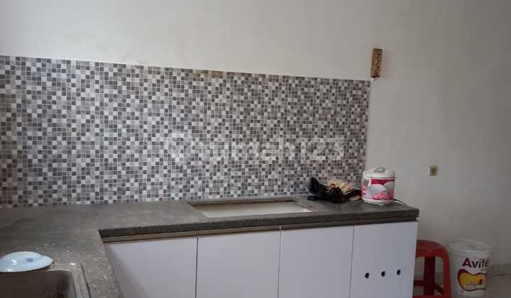 RUMAH 3 LANTAI DI SAYAP ASTANAANYAR 2