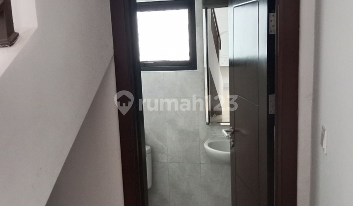 Ready-to-Occupy New Home at Podomoro Park Bandung Ready-to-Occupy New Home at Podomoro Park Bandung