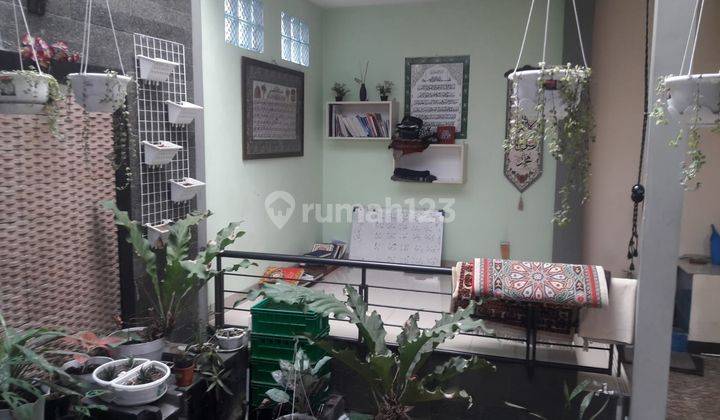 RUMAH DI AMAYA RESIDENCE (DAERAH MENGGER )BAGIAN HOEK HADAP TIMUR 2