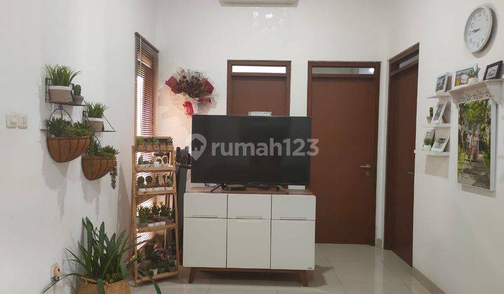 RUMAH HOOK DI PERUMAHAN DERWATI MAS 2