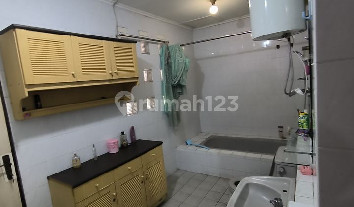 Ready-to-Use Shop House in Batununggal 2