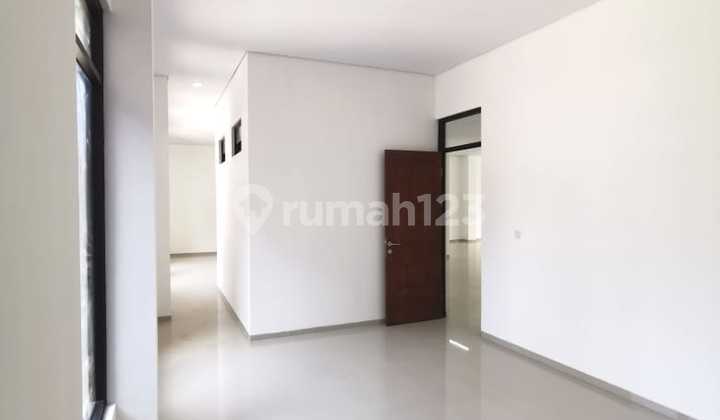 BUSINESS SPACE CAN BE RENTED PER FLOOR IN JATINANGOR.