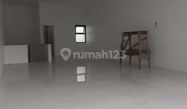 Ready-to-Use Shop House Suitable for Office in Sayap Margacinta Ready-to-Use Shop House Suitable for Office in Sayap Margacinta