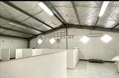 READY-TO-USE HOUSE + WAREHOUSE HANGAR IN ARCAMANIK