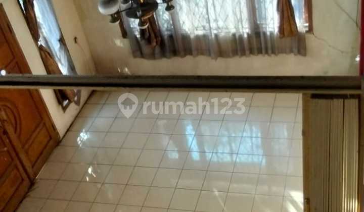 RUMAH 2 LANTAI PERLU RENOVASI DI MARGAHAYU RAYA RUMAH 2 LANTAI PERLU RENOVASI DI MARGAHAYU RAYA