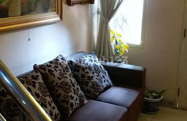 RUMAH TINGGAL DI ISTANA REGENCY RUMAH TINGGAL DI ISTANA REGENCY