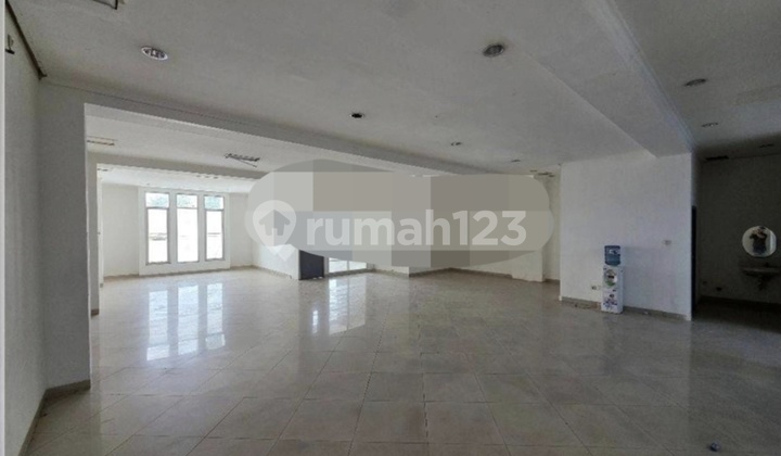 3-STORY BUSINESS SPACE IN SOEKARNO-HATTA 2