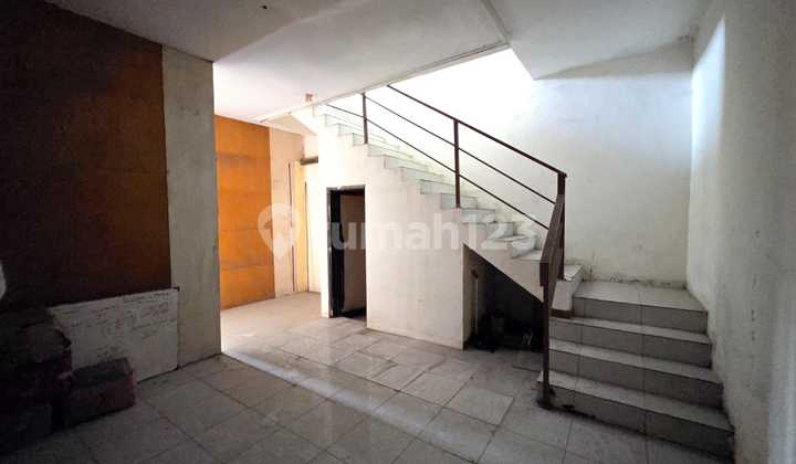 3-STORY RUKO READY TO USE ALONG BUAHBATU STREET 2